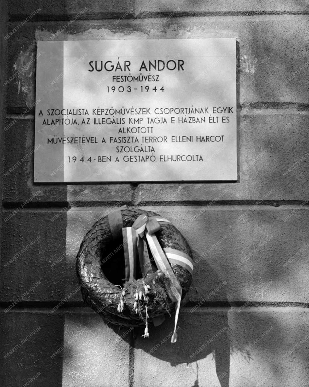 Kultúra - Sugár Andor festőművész emléktáblájának avatása