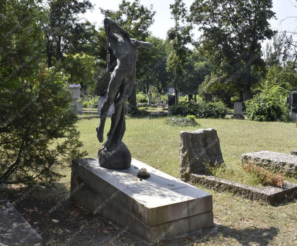 Temető - Budapest - Fiumei úti sírkert