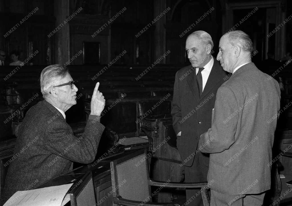 Kultúra - Magyar Írók Szövetségének közgyűlése