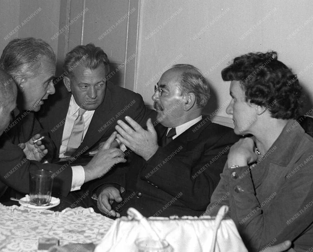 Szórakozás - Politikusok a Győrffy-kollégisták találkozóján
