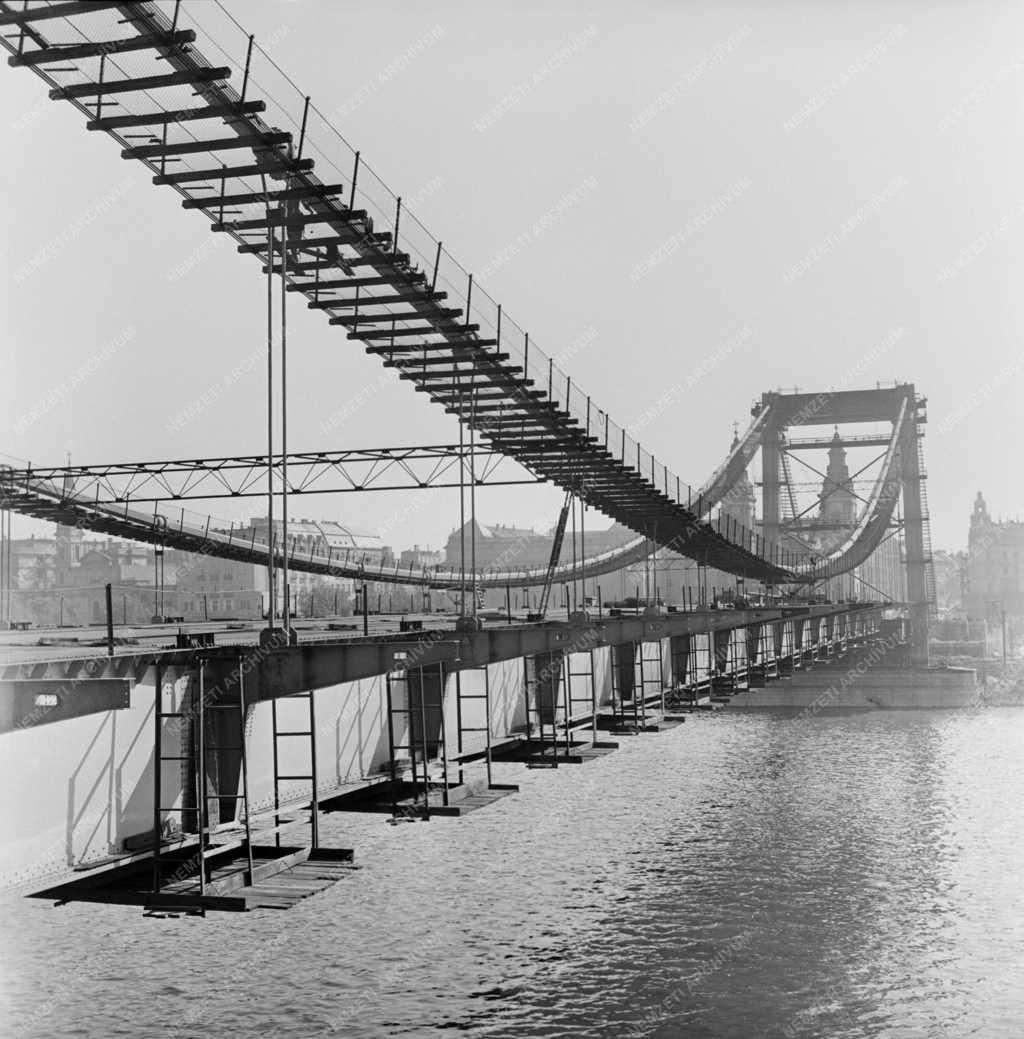 Építkezés - Épül az Erzsébet híd   