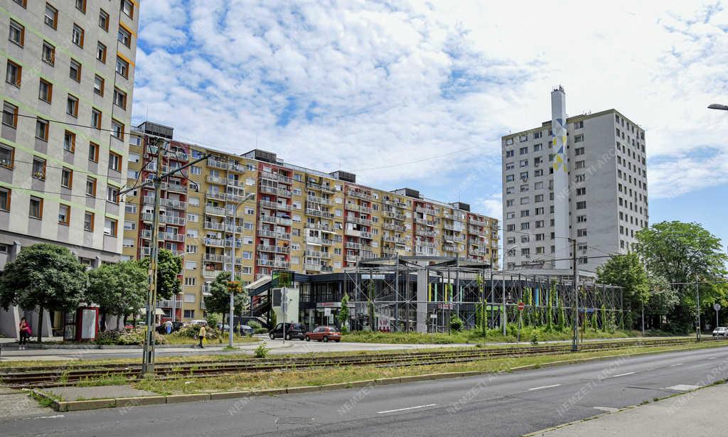 Városkép - Budapest - 50 éves Újpalota