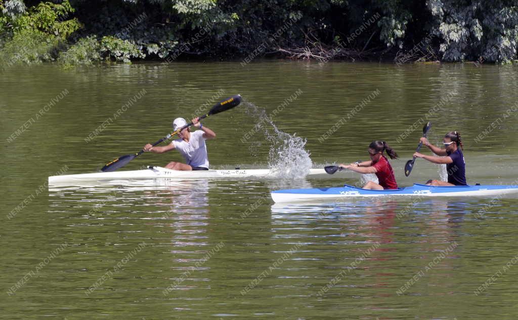 Sport - Szabadidő - Kajak edzés a Lágymányosi-öbölben