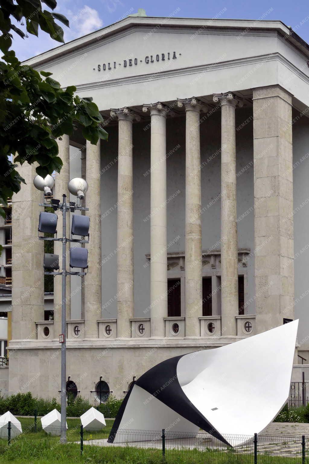 Városkép - Budapest - Embermentők emlékműve