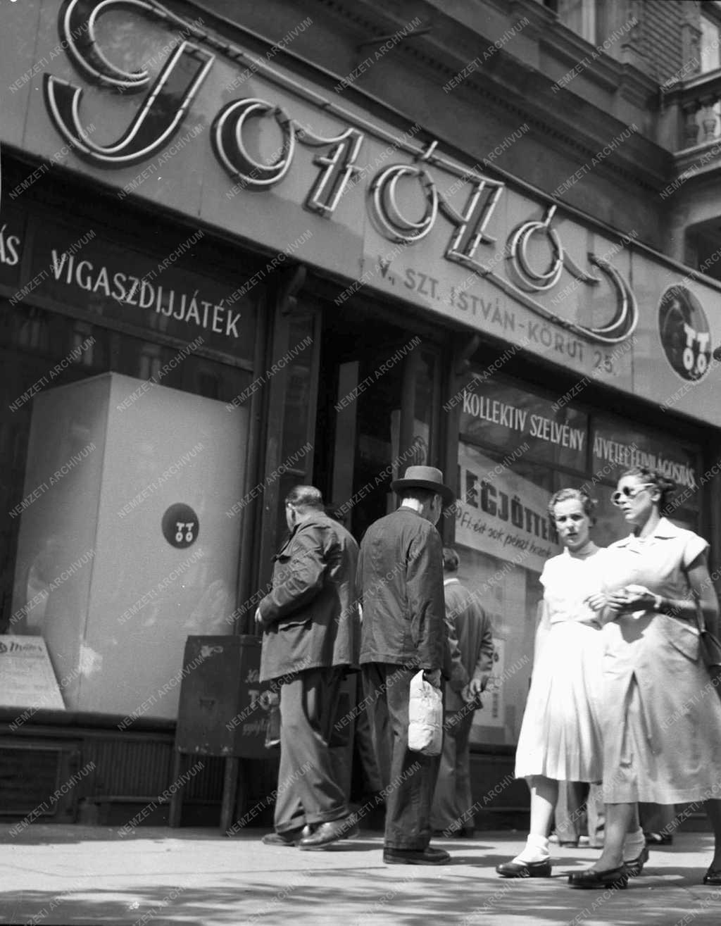 Városok - Pesti pillanatképek