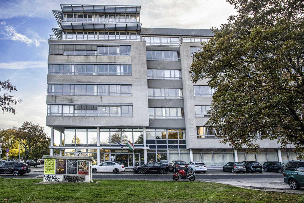 Közigazgatás - Budapest - Az Innovációs és Technológiai Minisztérium irodaháza Óbudán