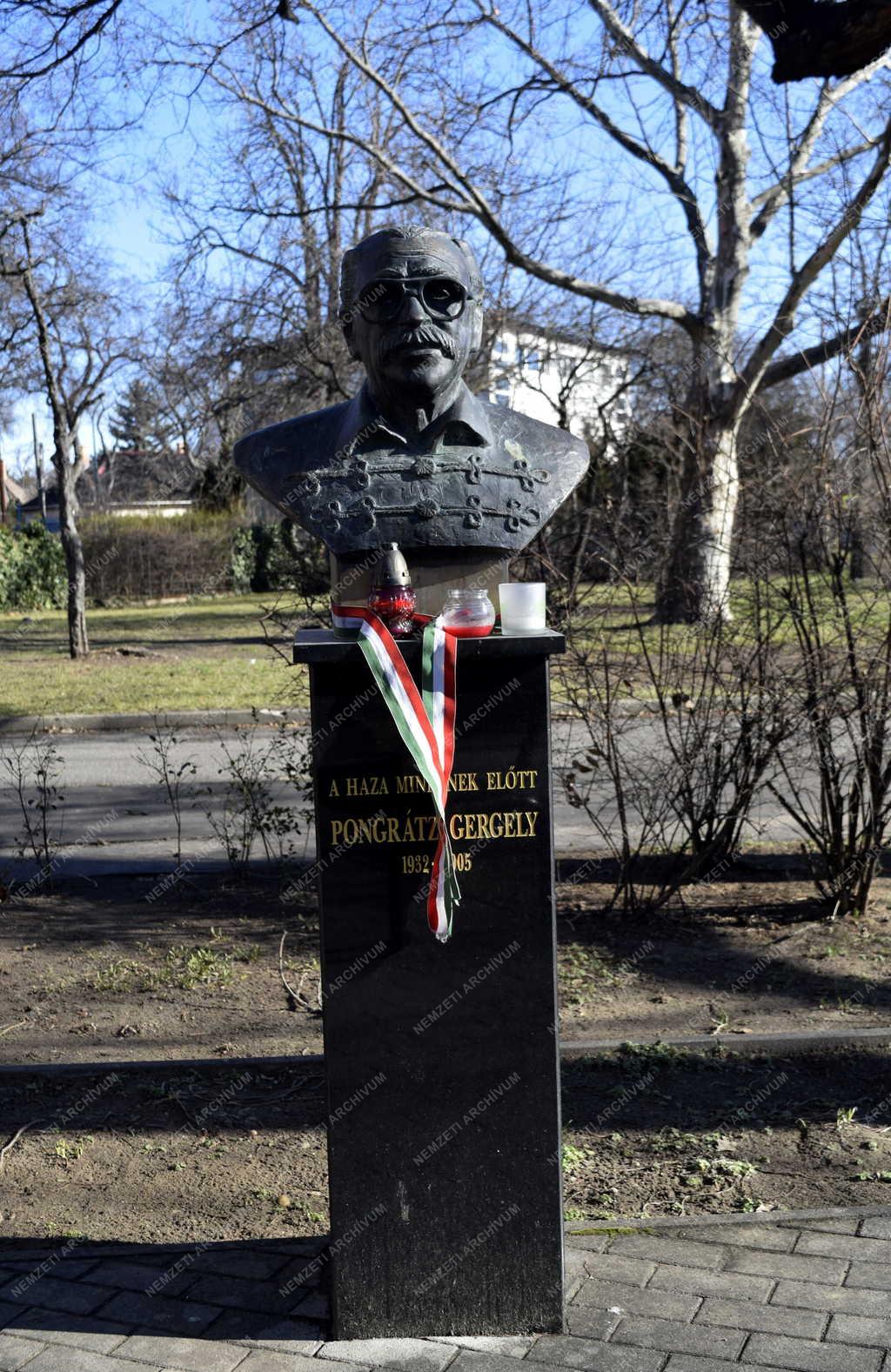 Városkép - Budapest - Pongrátz Gergely-mellszobor