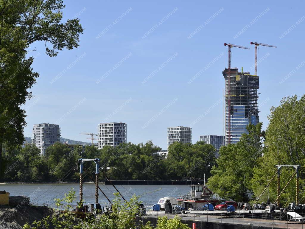 Városkép - Budapest - Épül a Mol Campus a Lágymányosi-öböl északi partján