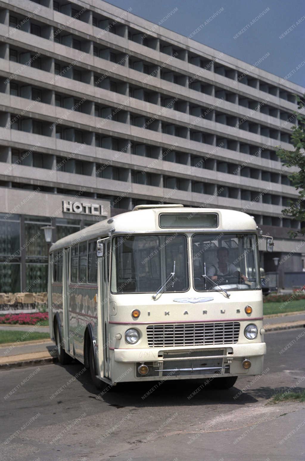 Közlekedés - Járműipar - Ikarus autóbusz