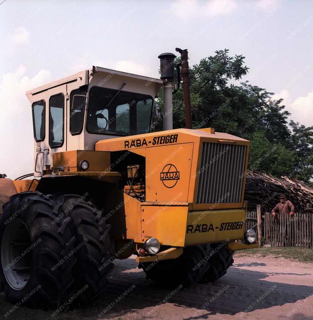 Mezőgazdaság - Ipar - A Rába-Steiger traktor