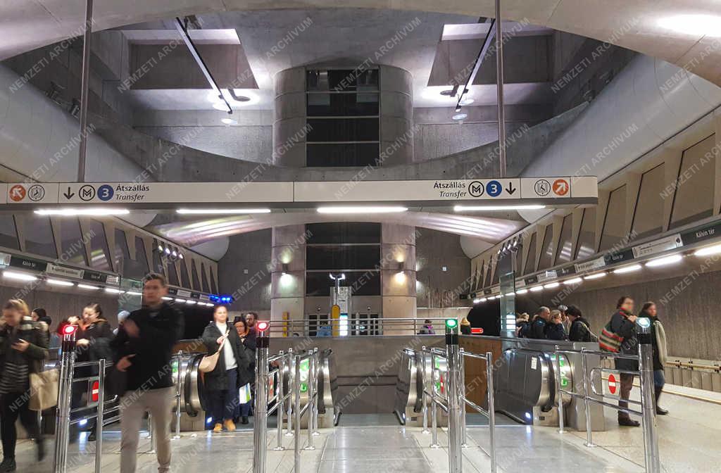 Közlekedés - Budapest - Kálvin téri metróállomás