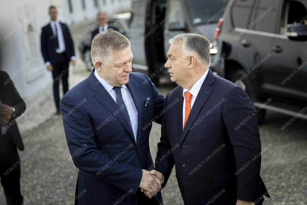 Magyar-szerb-szlovák csúcstalálkozó Révkomáromban