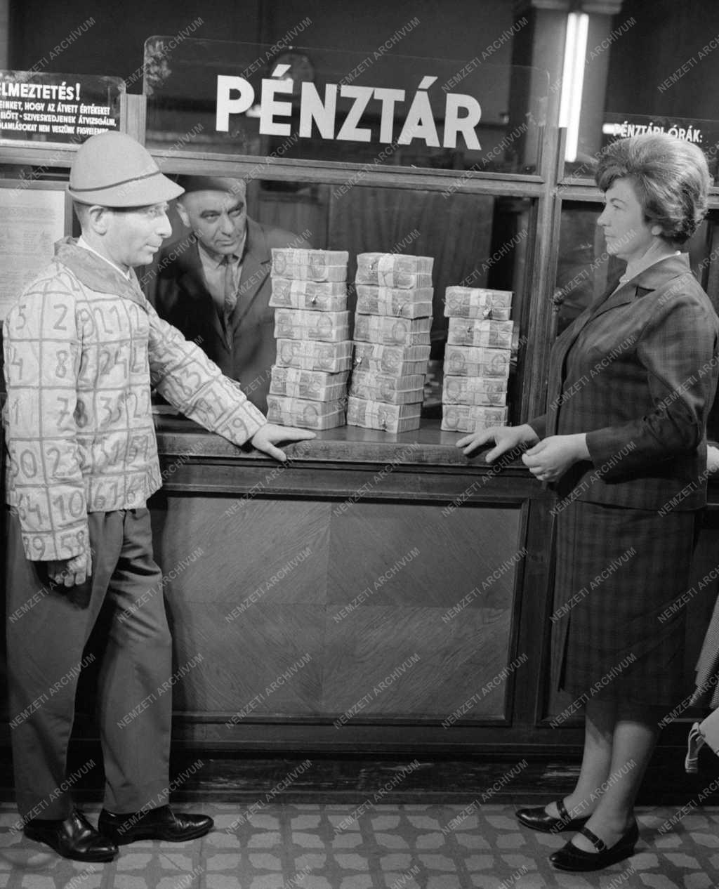 Szerencsejáték - Ötöslottó 39. játékheti főnyereményének átvétele