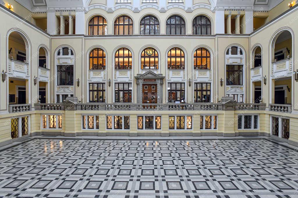 Kultúra - Debrecen - Könyvtár átalakítás az egyetemen