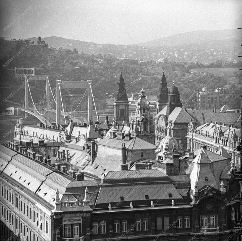 Városkép - Budapest -  Kilátás a Hungarotex Külkereskedelmi Vállalat székházáról