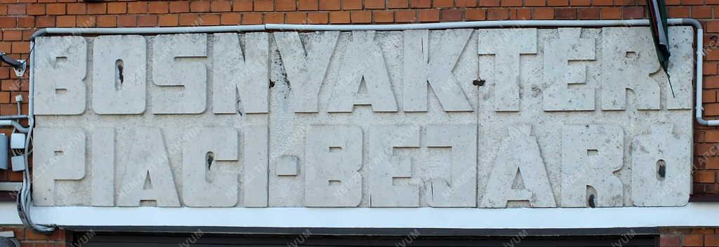 Felirat - Budapest - Bosnyák téri Vásárcsarnok