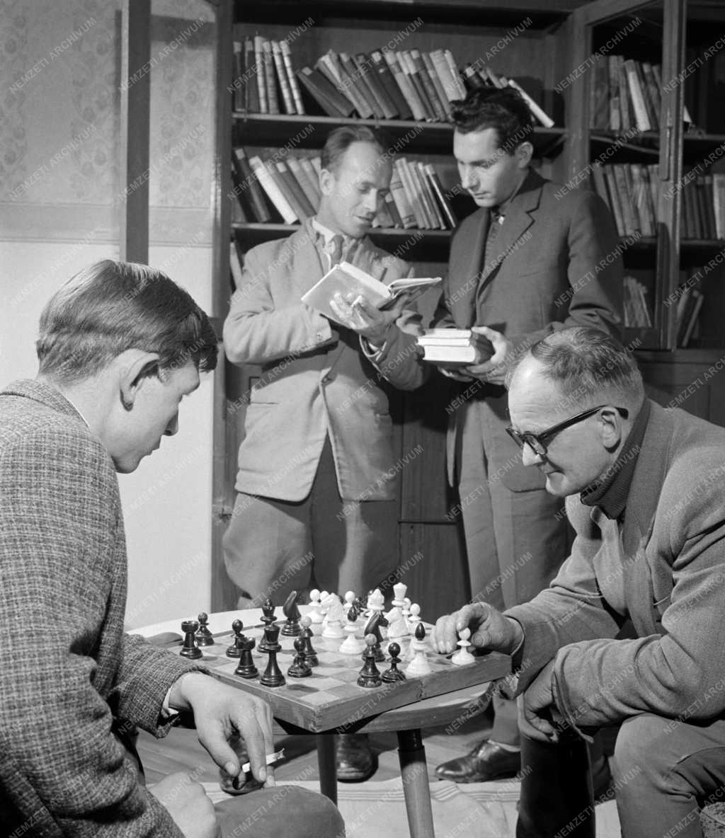 Szabadidő - Lajta-Hansági Állami Gazdasági klubok 