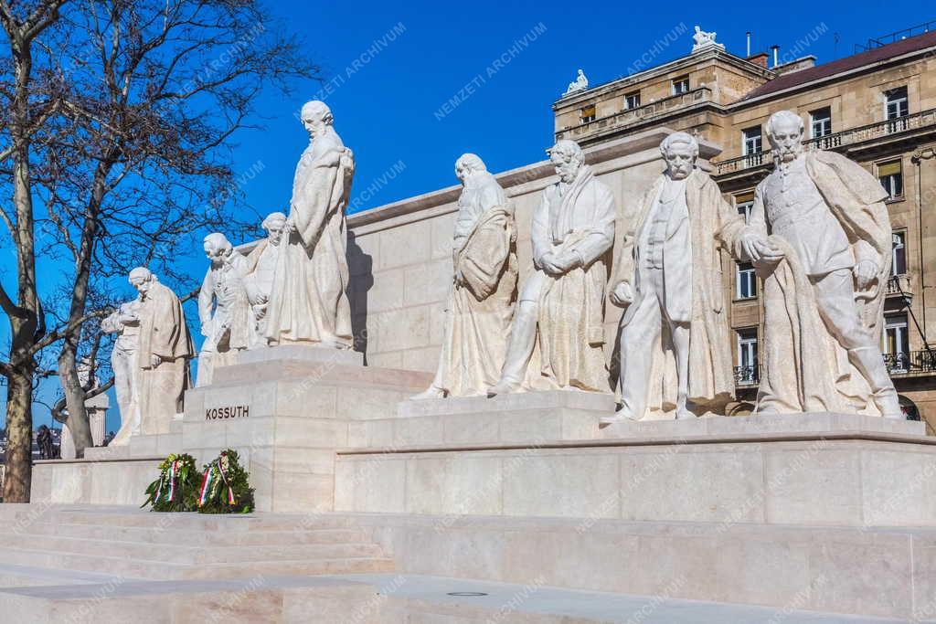 Műalkotás - Budapest - Kossuth Lajos emlékmű