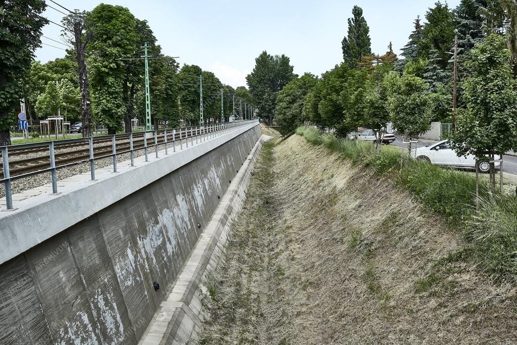 Közmű - Budapest - Vízelvezető árok