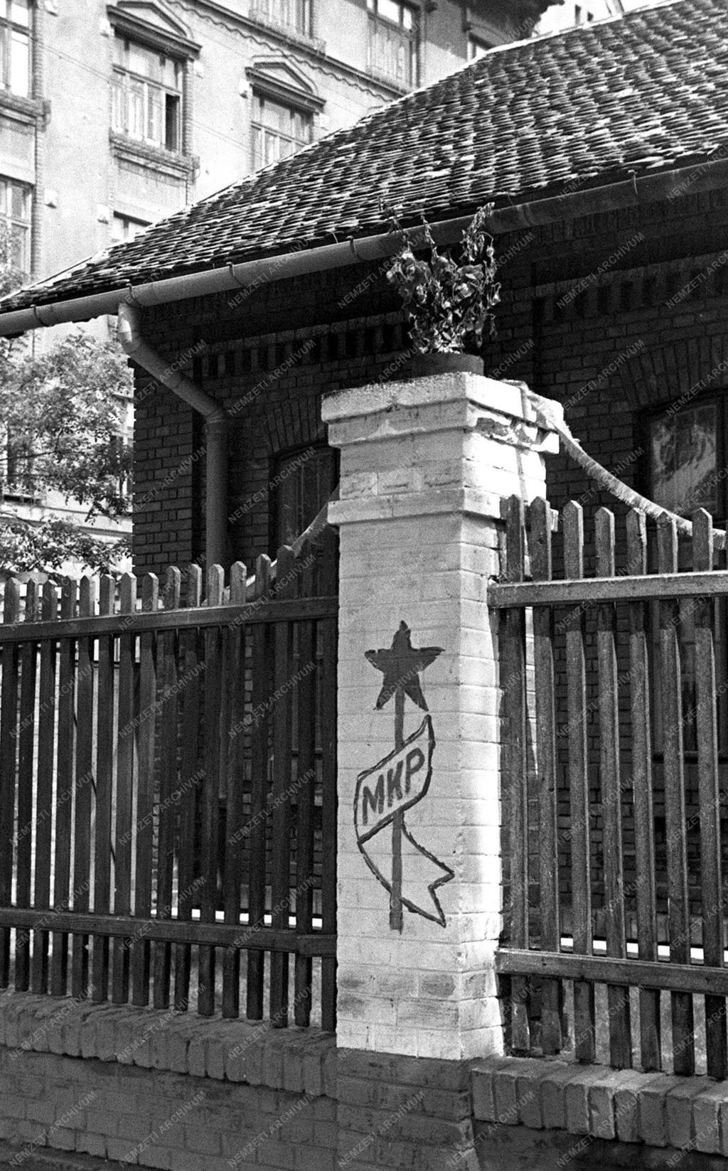 Ünnep - Május 1. - MKP-embléma
