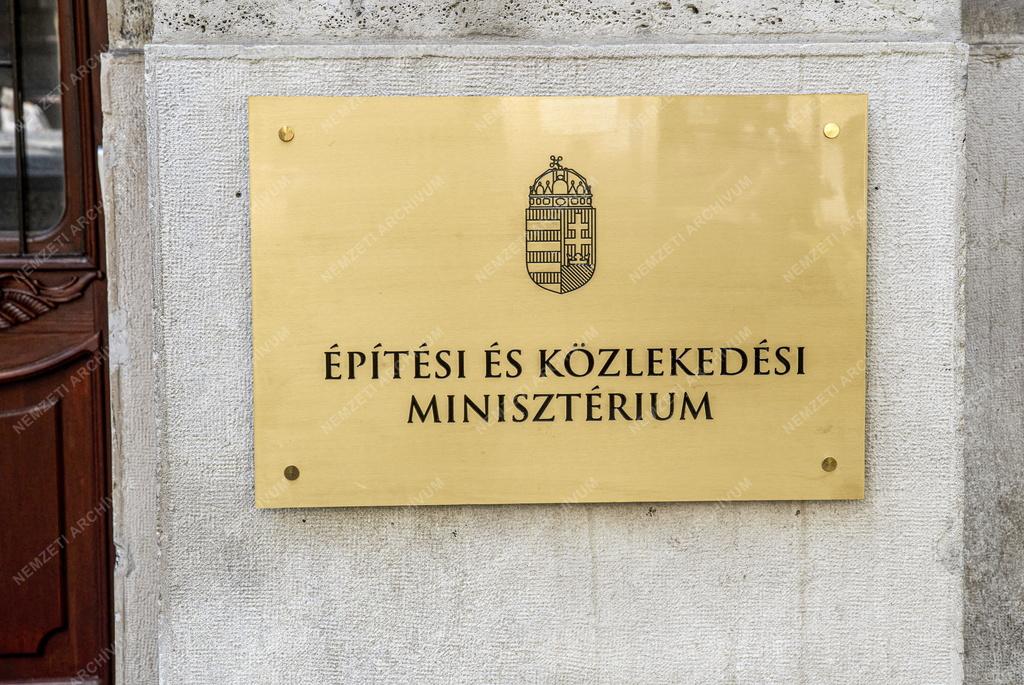 Közigazgatás - Budapest - Építési és Közlekedési Minisztérium