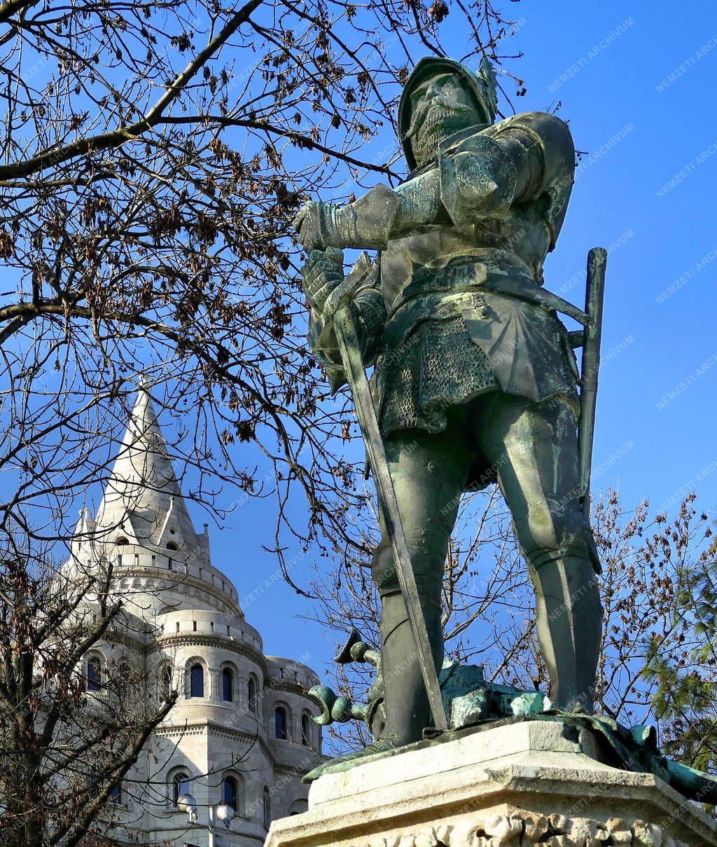 Köztéri műalkotás - Budapest - Hunyadi János szobra a Halászbástyánál