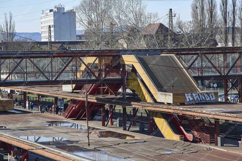 Közlekedés - Budapest - Kőbánya-Kispest vasútállomás