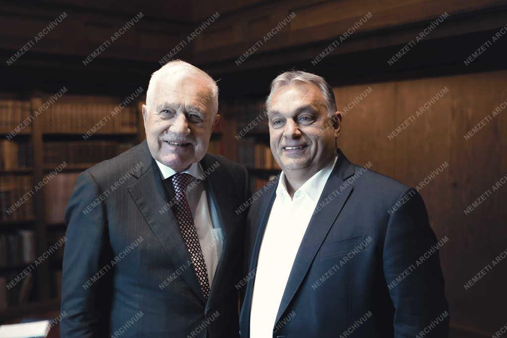 Orbán Viktor Václav Klaussal tárgyalt
