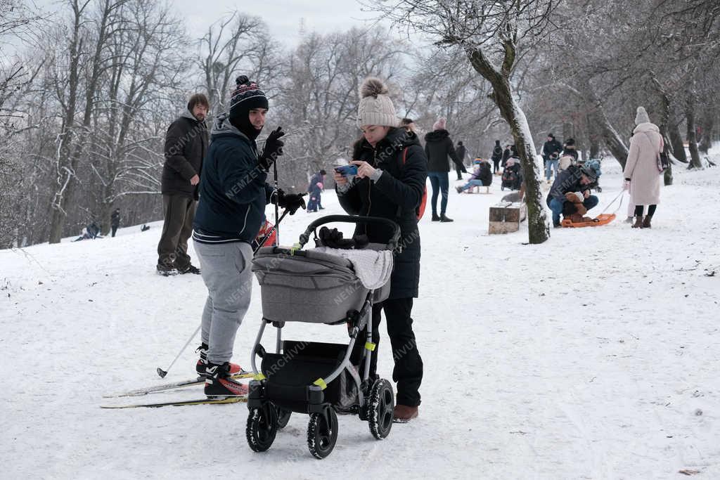 Szabadidő - Budapest - Tél a Normafánál