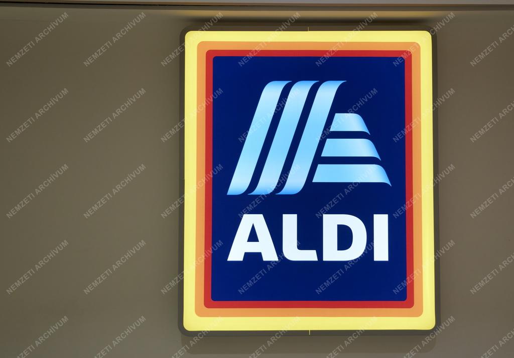 Kereskedelem - Szolgáltatás - Budapest - Lurdy Ház