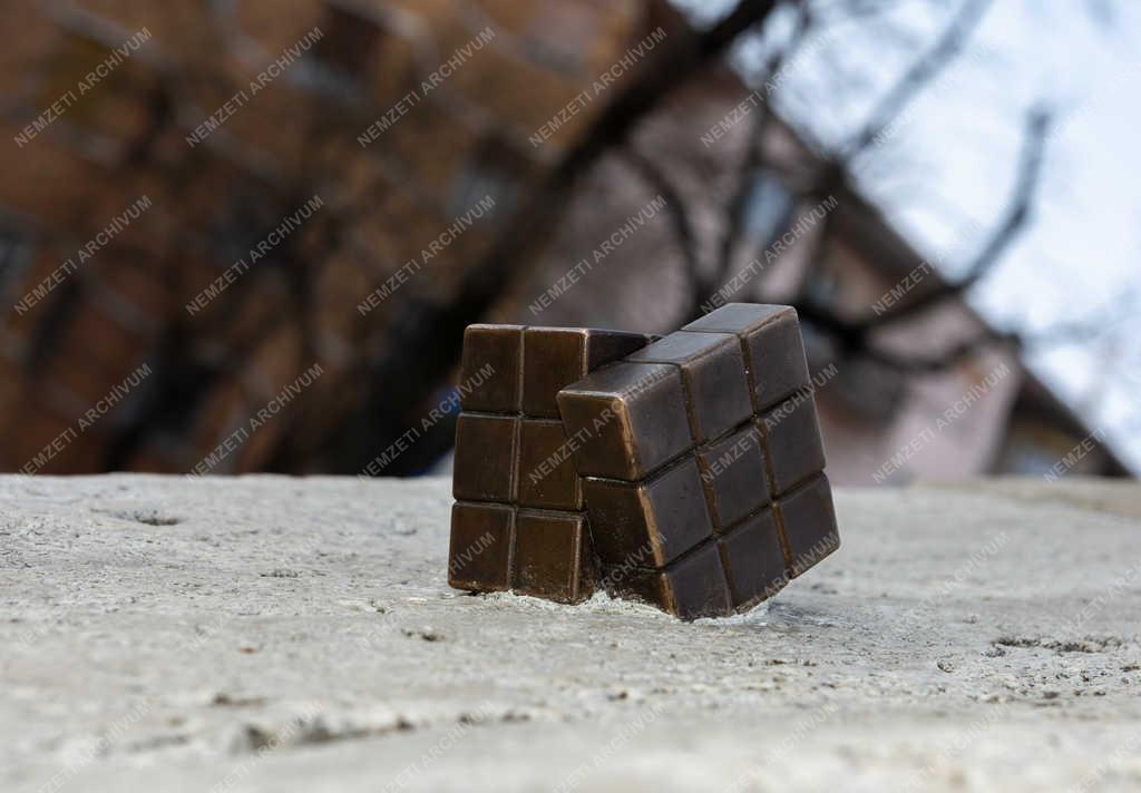 Városkép - Budapest - Rubik-kocka miniszobor