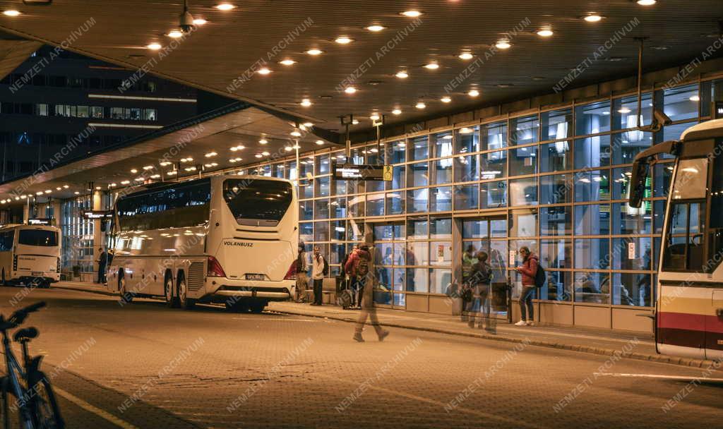 Közlekedés - Budapest - Népliget autóbusz-állomás
