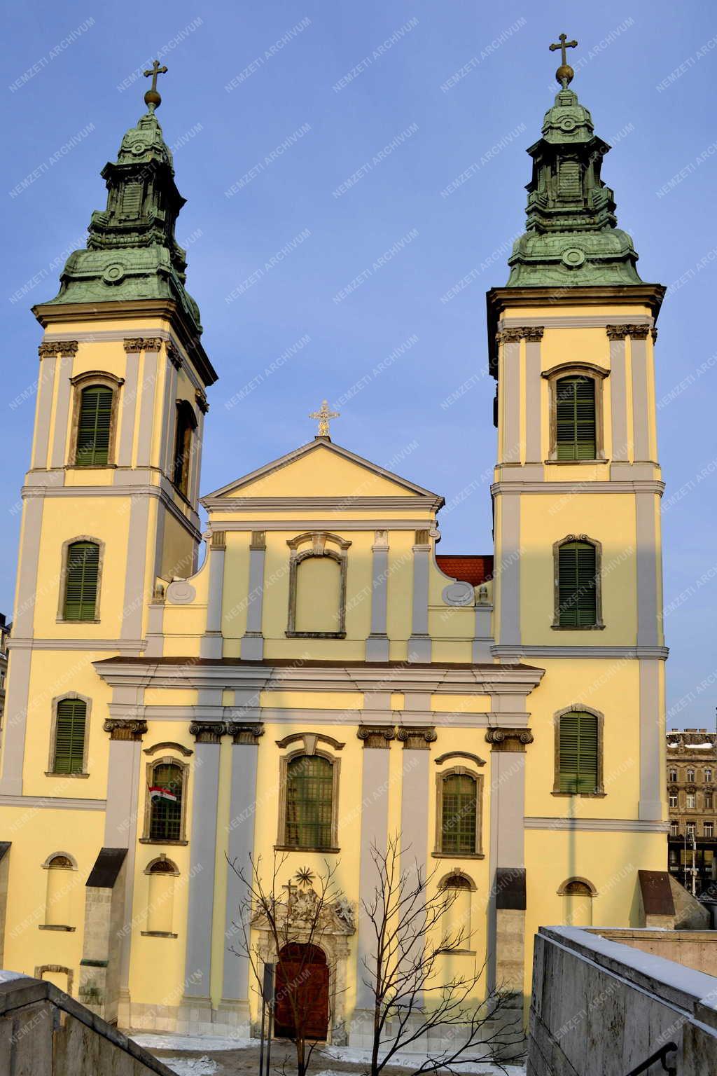 Vallás - A Belvárosi templom