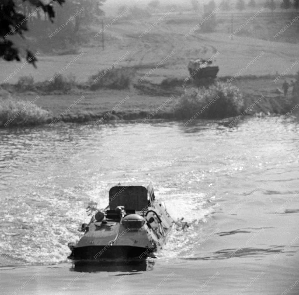 Katonapolitika - Fegyveres erők - Vltava 1966 hadgyakorlat