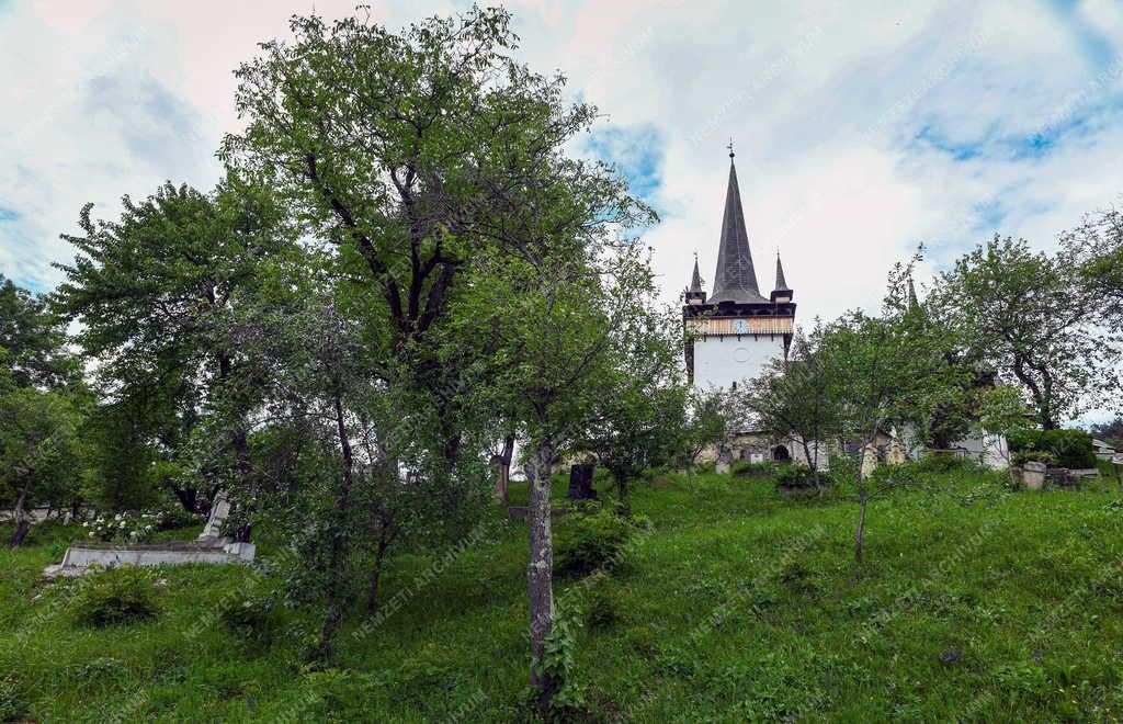 Egyház - Magyarvalkói református templom Erdélyben