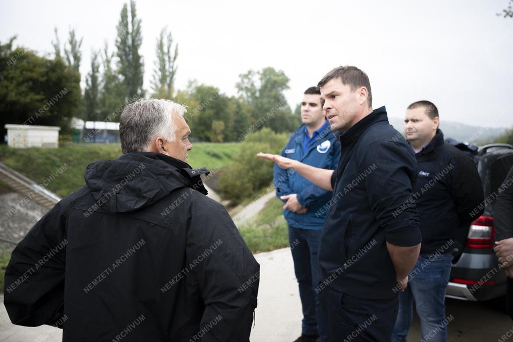 Orbán Viktor ellenőrizte az árvízvédelmi felkészülést