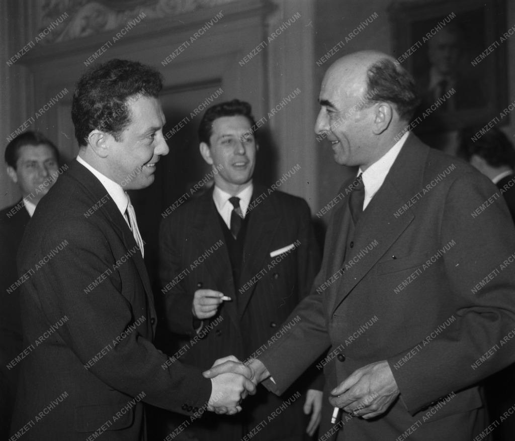 Állami ünnep - Április 4. - Művészeti díjak átadása