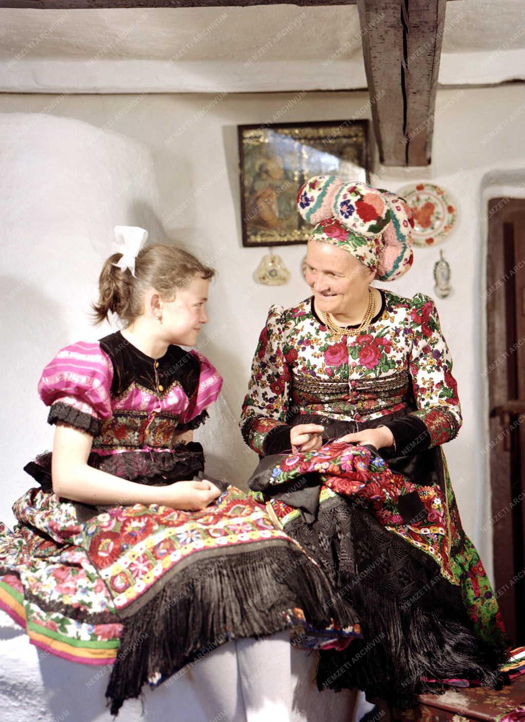 Népművészet - Kóró Józsefné népművész