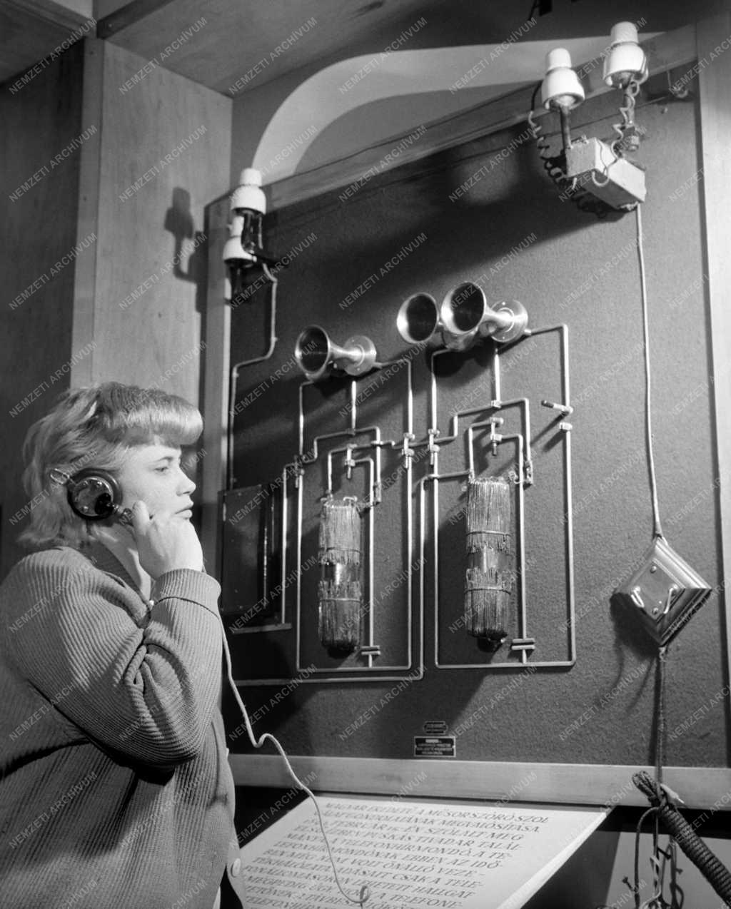 Távközlés - Kiállítás -  Telefonhírmondó