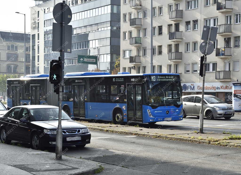 Közlekedés - Budapest - M3 metrópótló autóbusz