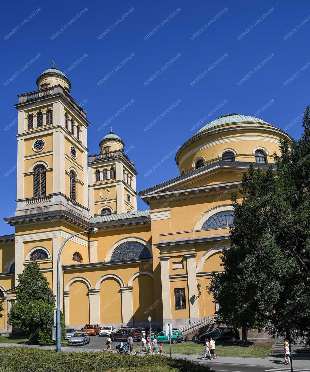 Egyházi épület - Eger - Bazilika