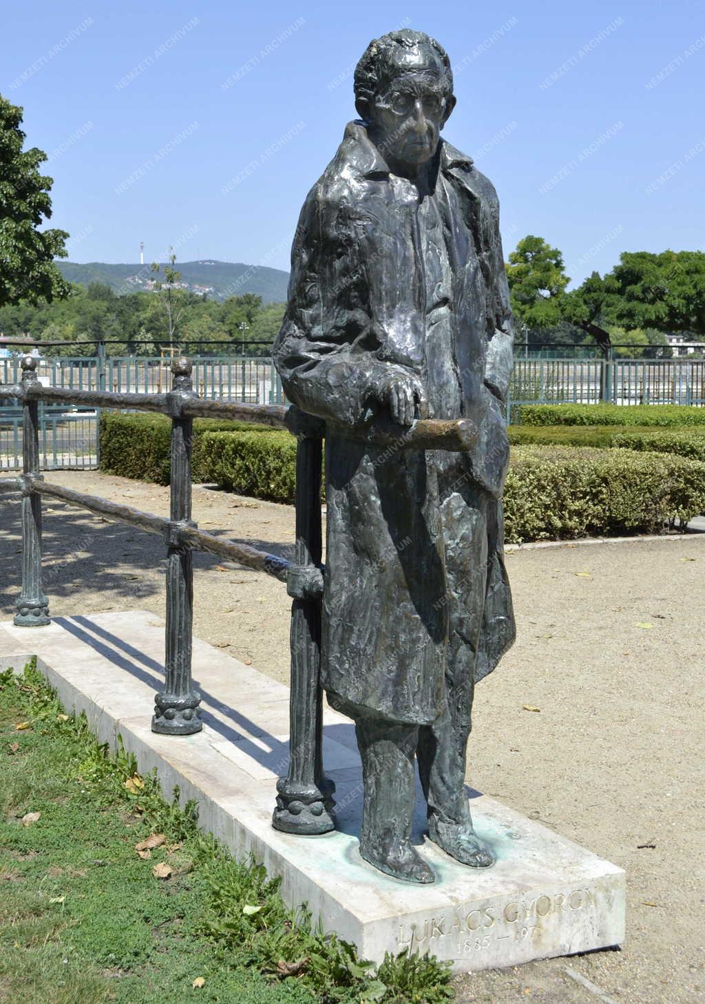 Műalkotás - Budapest - Lukács György szobra 