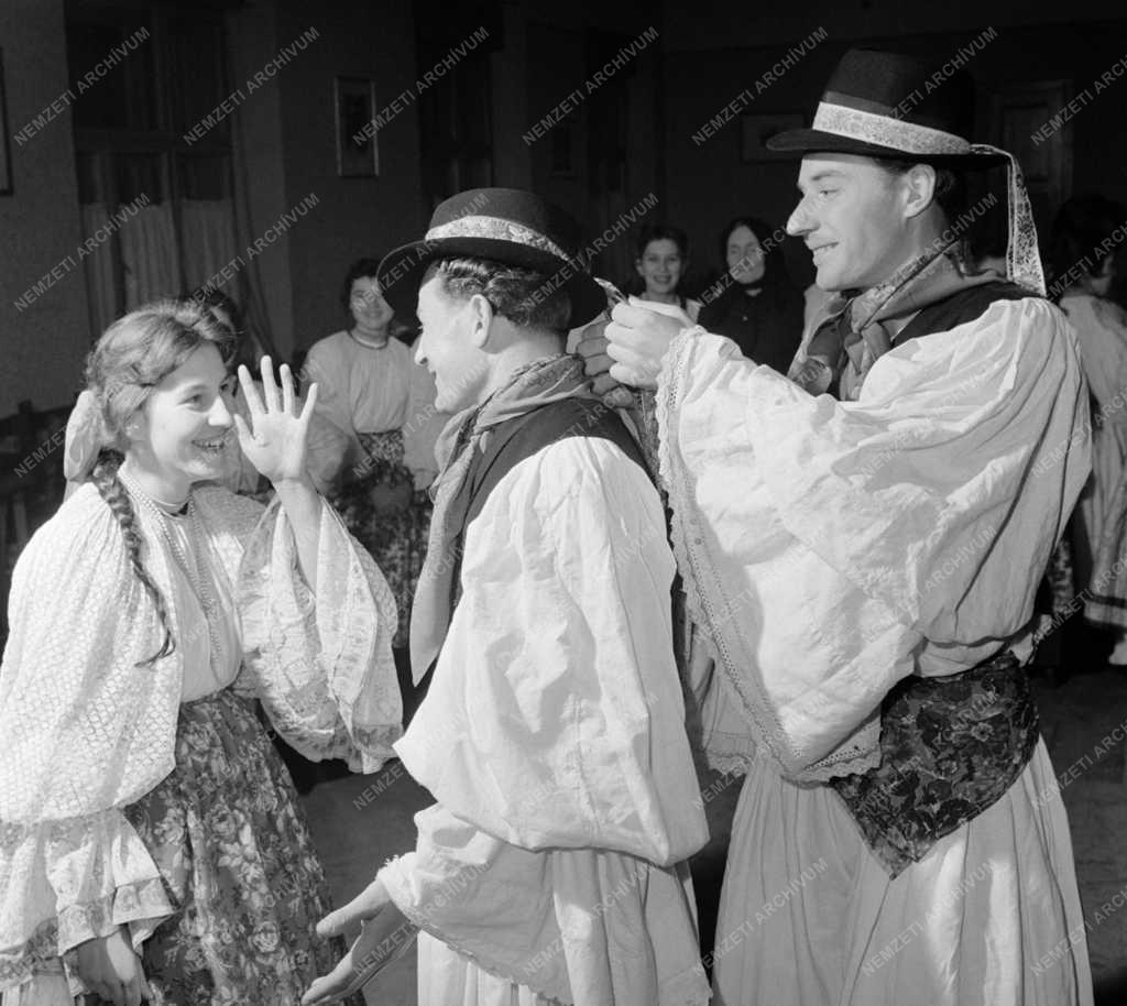 Kultúra - Folklór - A vajszlói művészegyüttes próbája