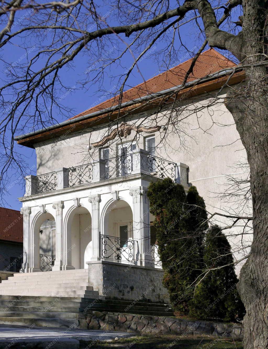 Városkép - Várpalota - Az egykori Tiszti Kaszinó épülete