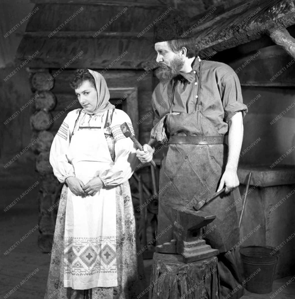 Álruhás kisasszony - bemutató a Fővárosi Operettszínházban