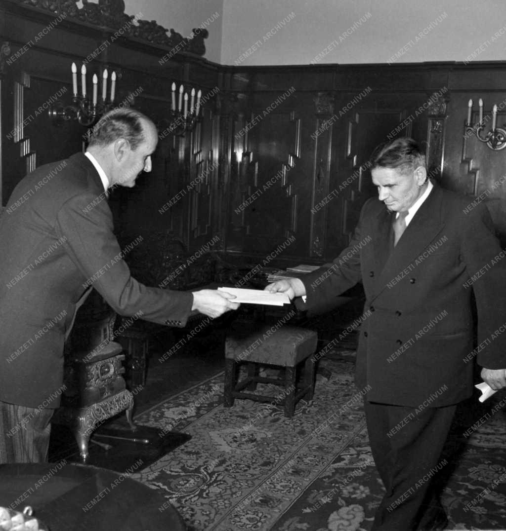 Külpolitika - Diplomácia