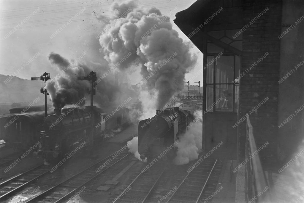 Közlekedés - Vasút - Nyugati pályaudvar