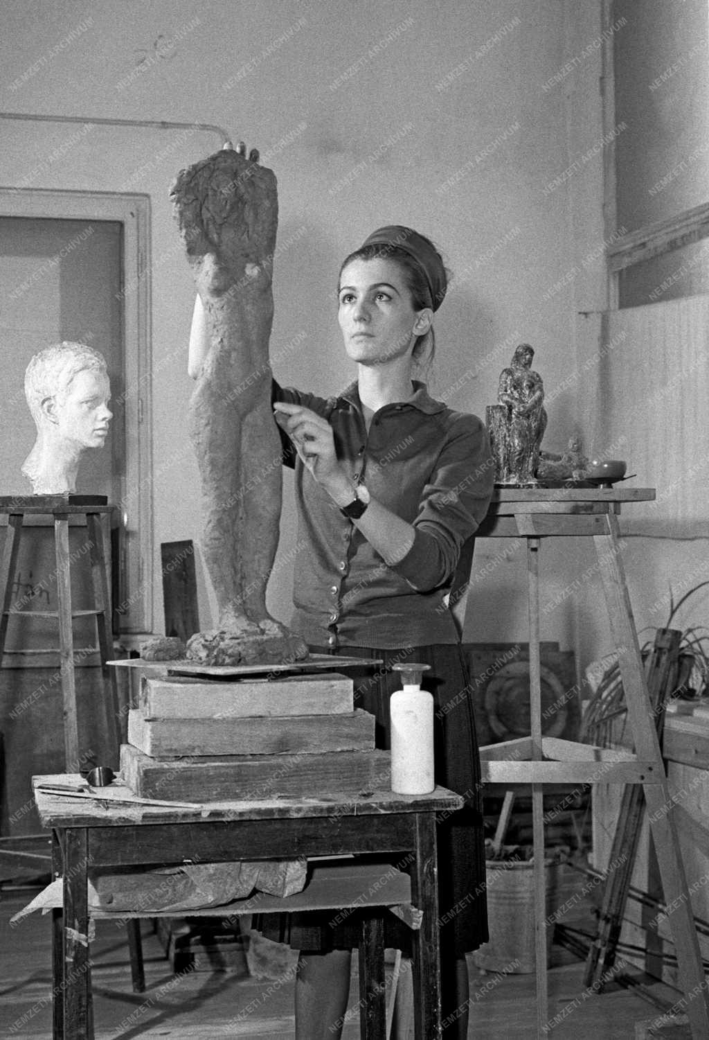 Kultúra - Cyránsky Mária szobrászművész