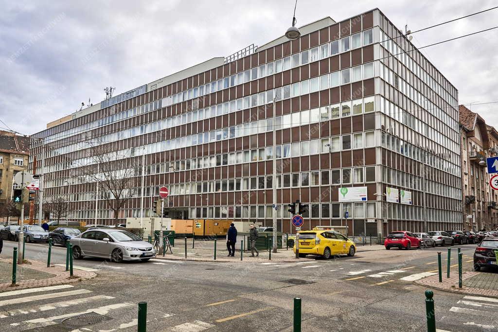 Szolgáltatás - Budapest -  Victor Hugo Irodaház