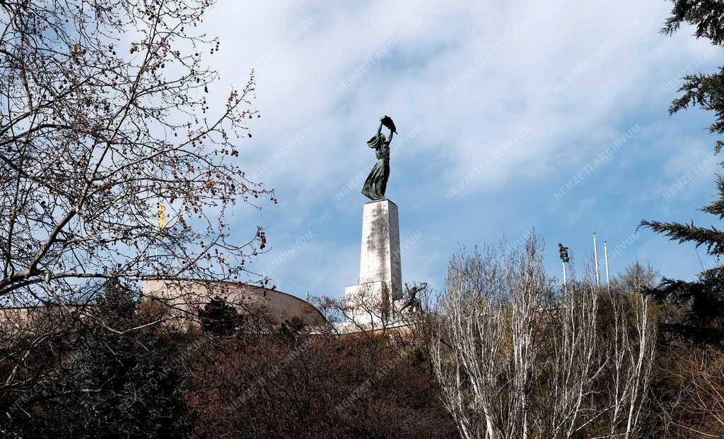 Városkép - Budapest - A Gellért-hegyi Szabadság-szobor